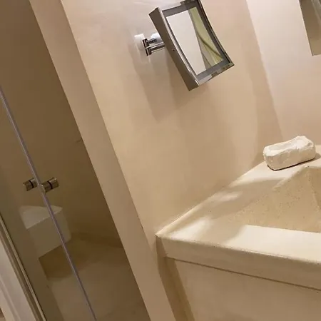 Ludovica אוסטוני